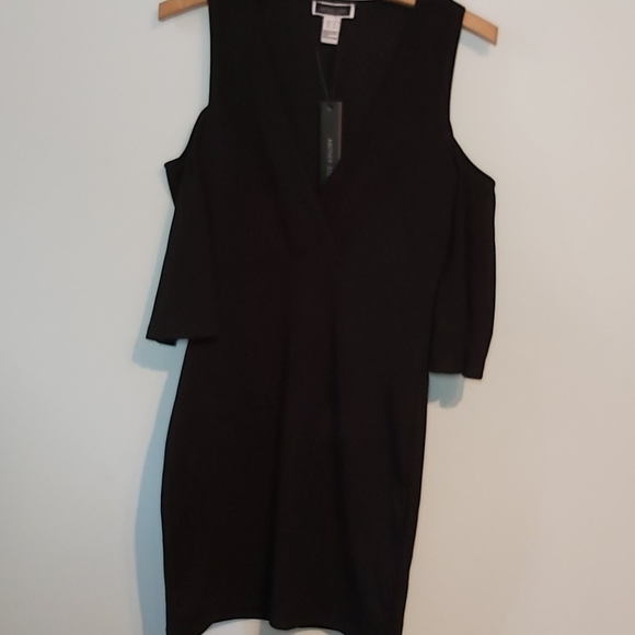 NWT black fitted cut out dress with flowy sleeves - Picture 1 of 5